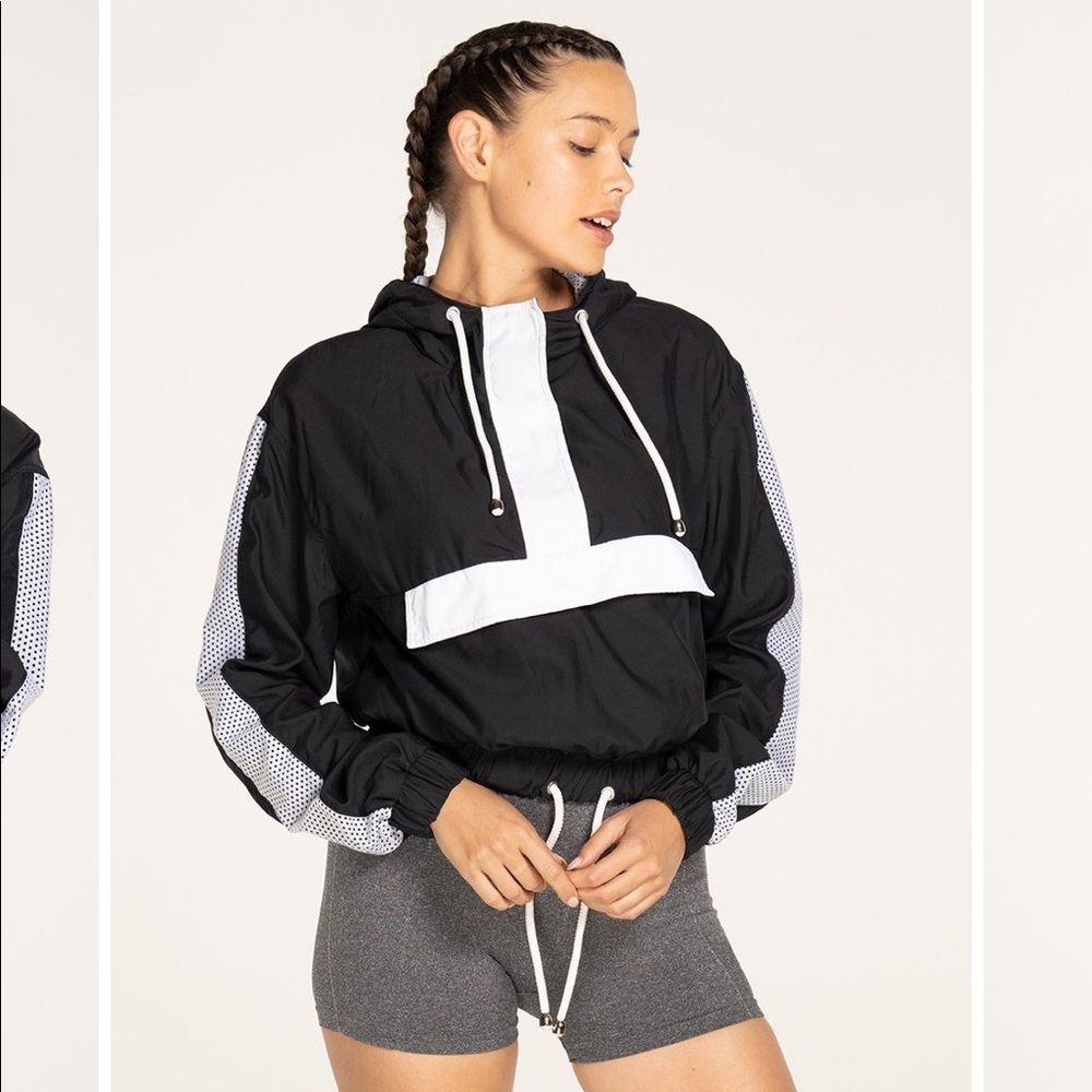 Eleven Pitch windbreaker in black SMALL